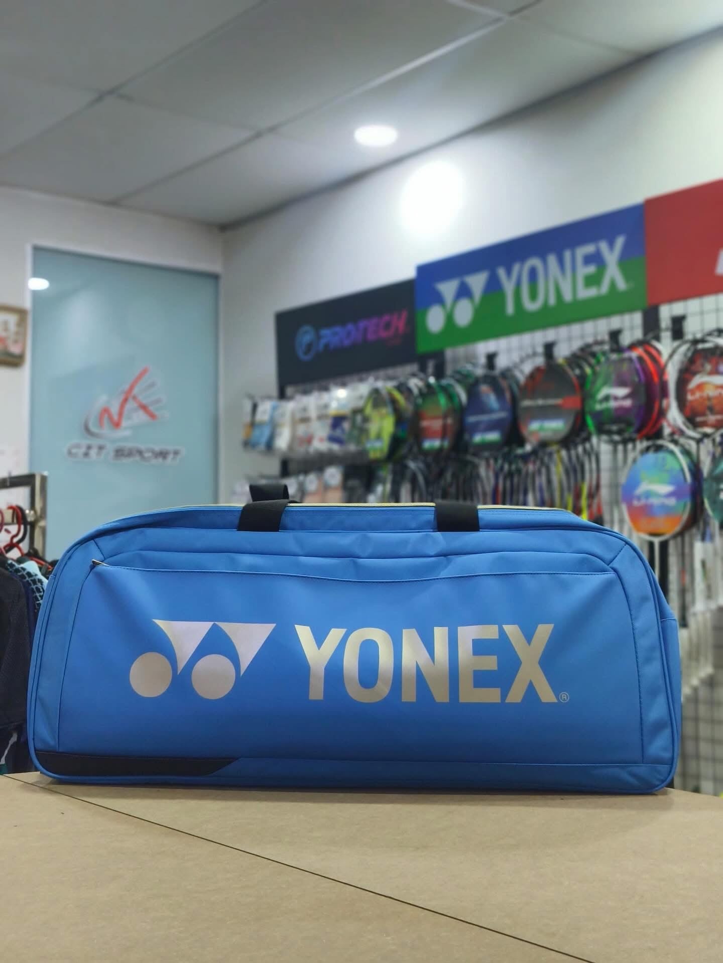 Yonex Professional Tournament Bag！